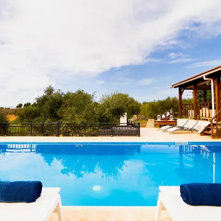 Villa Beautiful Near Sea In Epano Sisi *